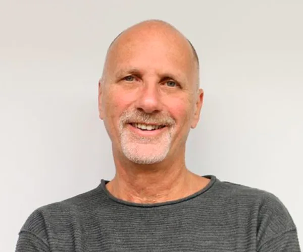 Yossi Ghinsberg — Conferencista de Motivación Actitud Positiva