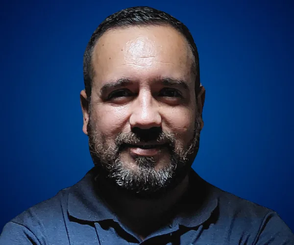 Óscar Alarcón — Conferencista de Inteligencia Emocional Autoconocimiento