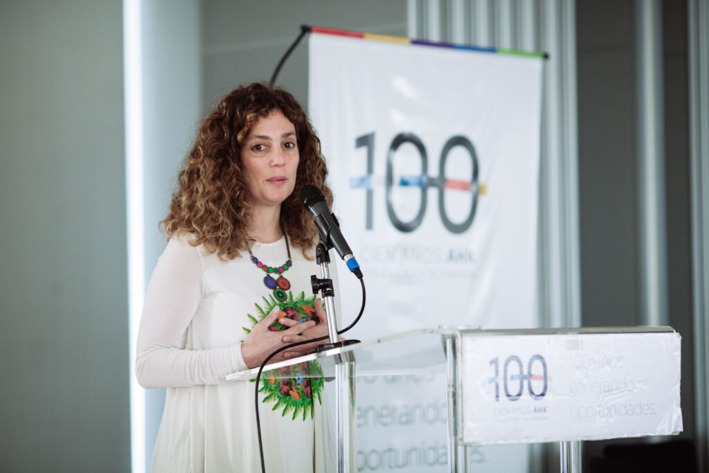 Débora Slotnisky, conferencista para eventos corporativos sobre Inteligencia Artificial